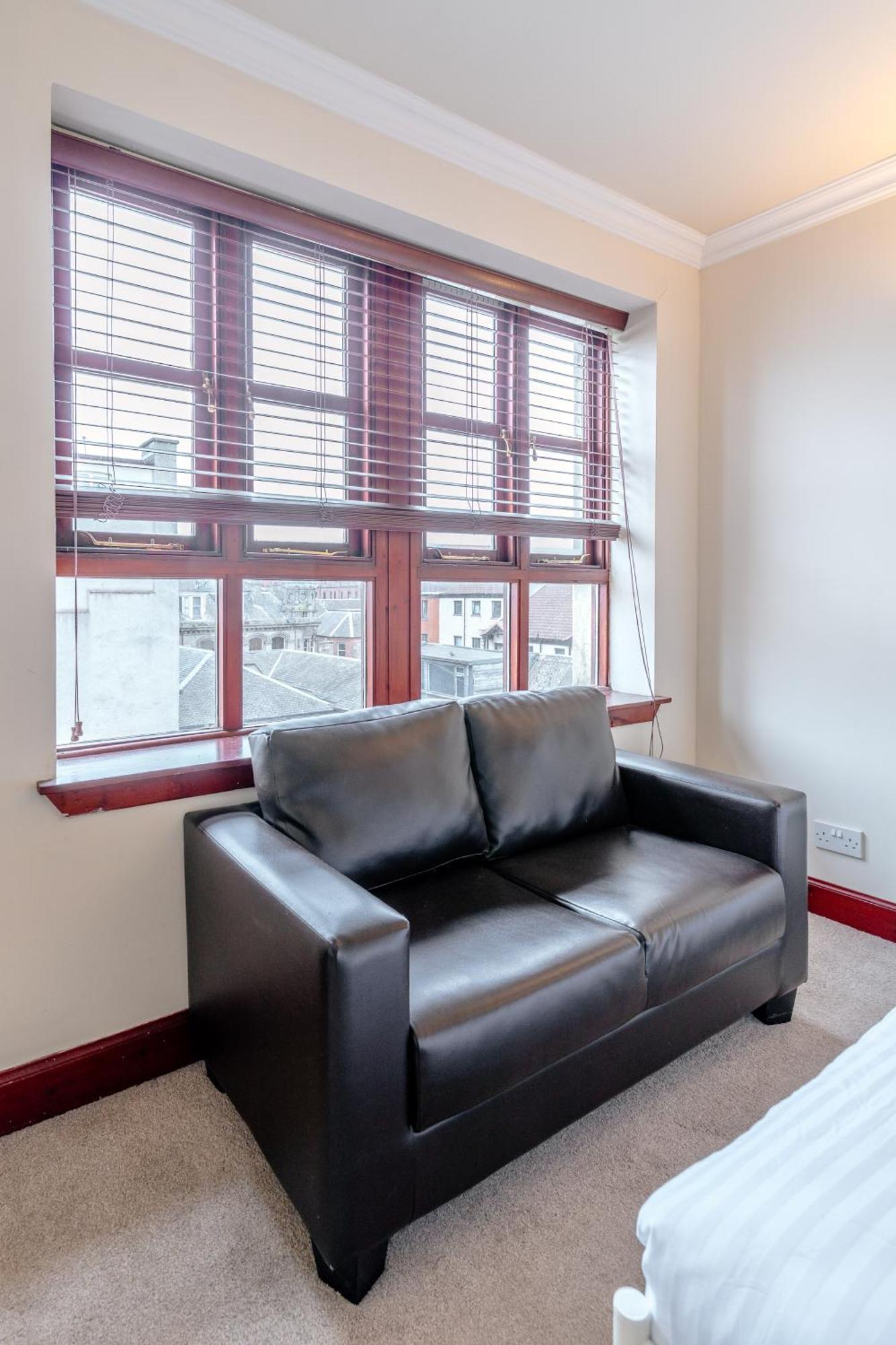 Comfortable Leith Free Parking Appartement