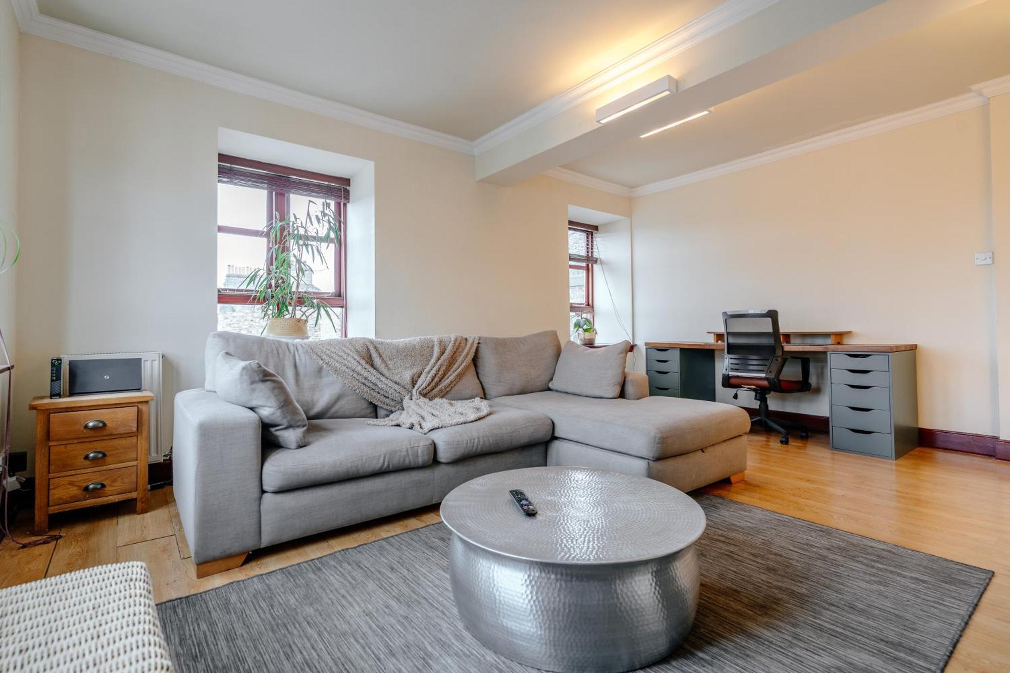 Comfortable Leith Free Parking Appartement