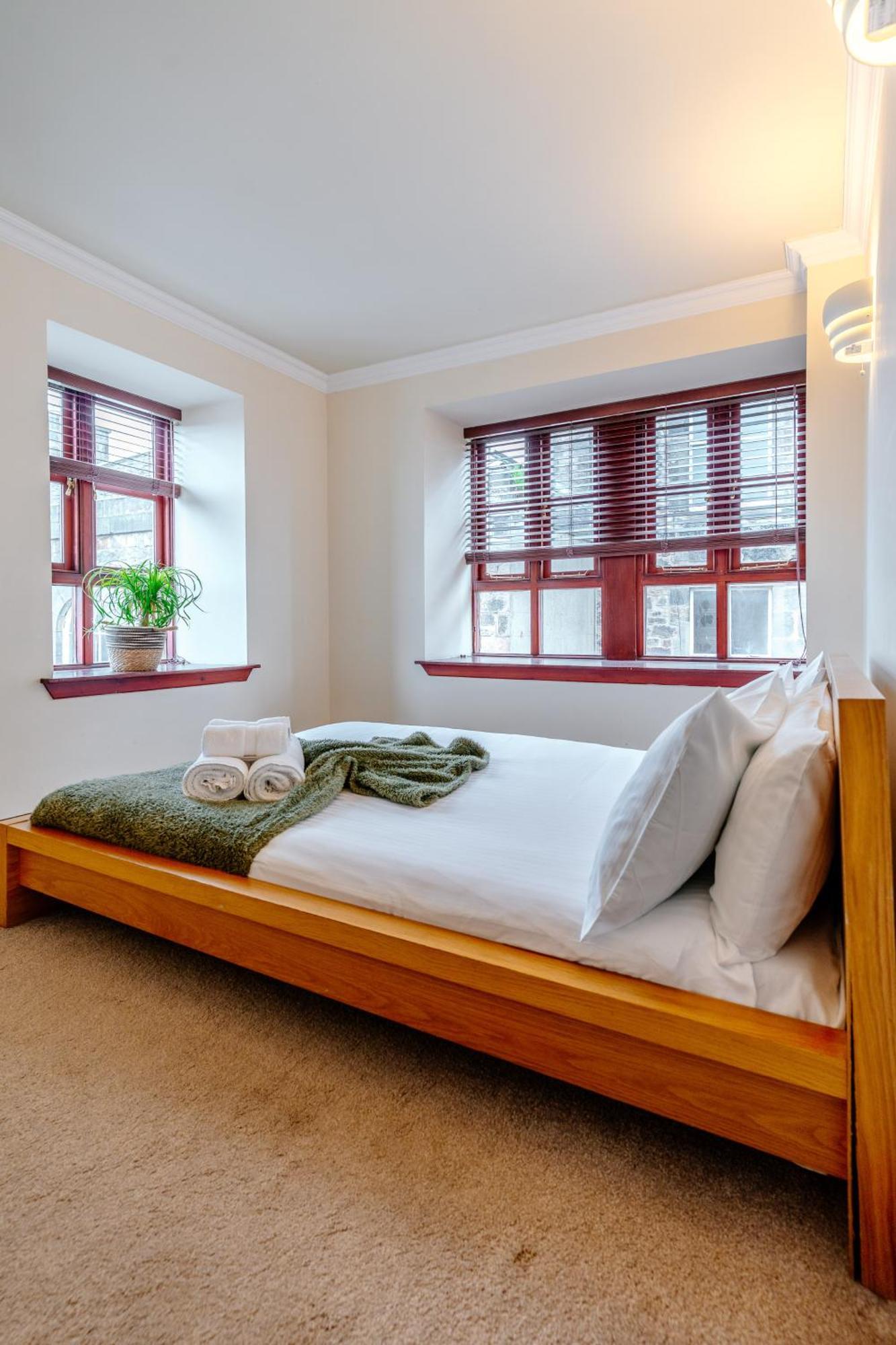 Comfortable Leith Free Parking Edinburgh